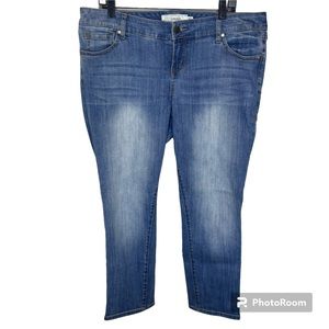 Torrid Jeans Women’s Size 14 Mid-Rise Cropped Ankle Denim